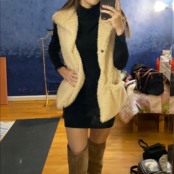 Tan Fuzzy Vest - Picture 4 of 5